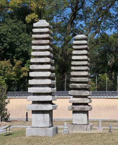 Thirteen-Story Stupas of Umamachi