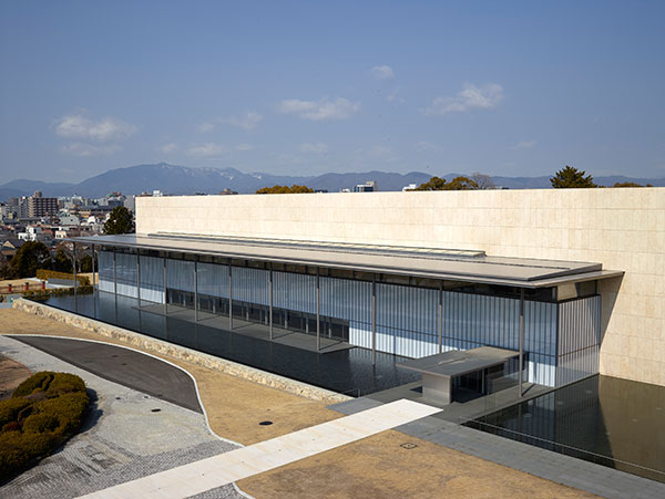 平成知新館　外観