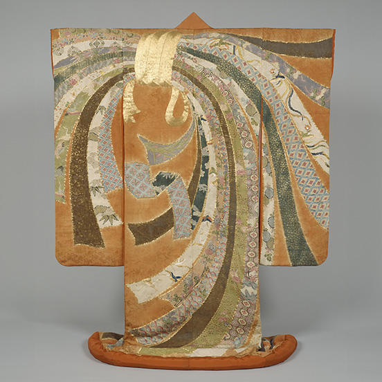Furisode Kimono with Noshi Bundle Design