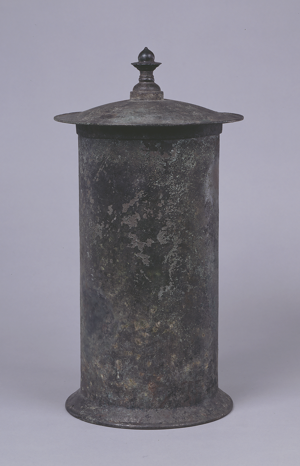 Important Cultural Property. Sutra Container. Excavated from Hanase
Bessho Sutra Mound, Kyoto. Agency for Cultural Affairs