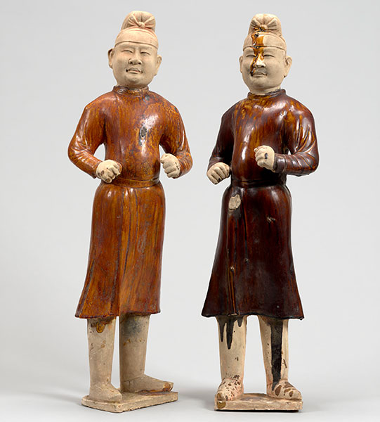 褐釉官人俑　当館