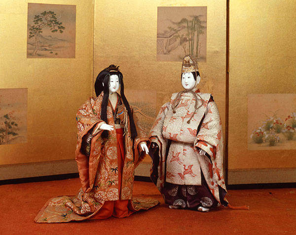有職立雛（狩衣姿）　当館
