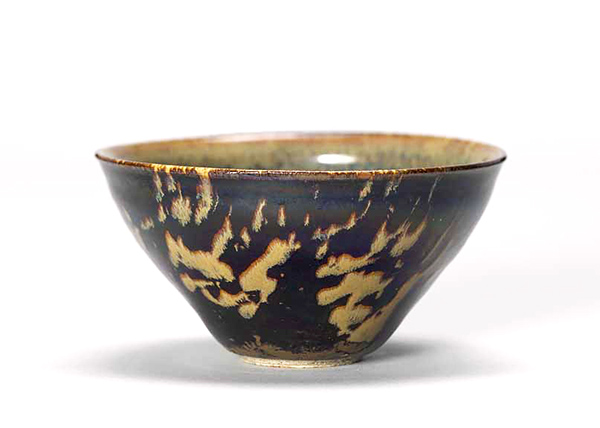Taihi Tenmoku. Teabowl with Phoenix Design. Kyoto National Museum