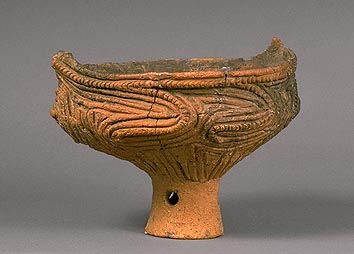 Ceramic Bowl with Stand>