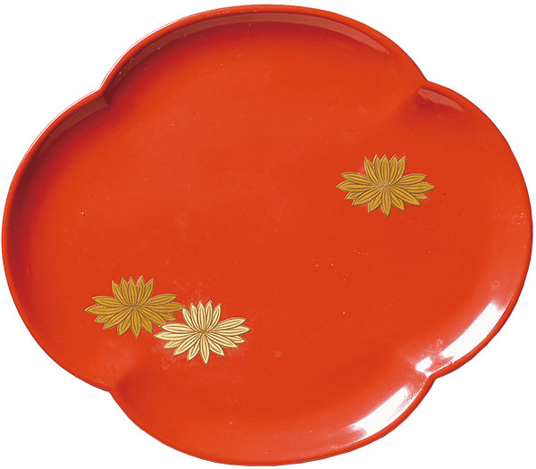 朱漆塗菊花蒔絵木瓜形銘々盆