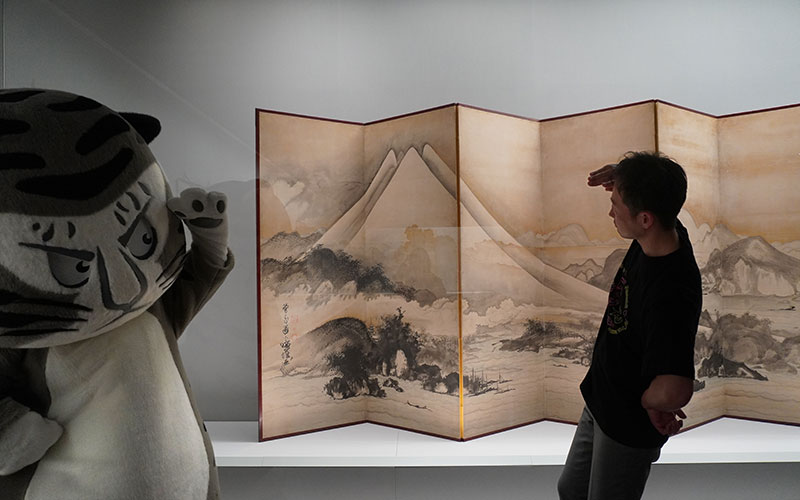 富士三保図屏風（ふじみほずびょうぶ）（左隻）　曾我蕭白筆　江戸時代 18世紀　MIHO MUSEUM所蔵＜1F-3　通期展示＞
