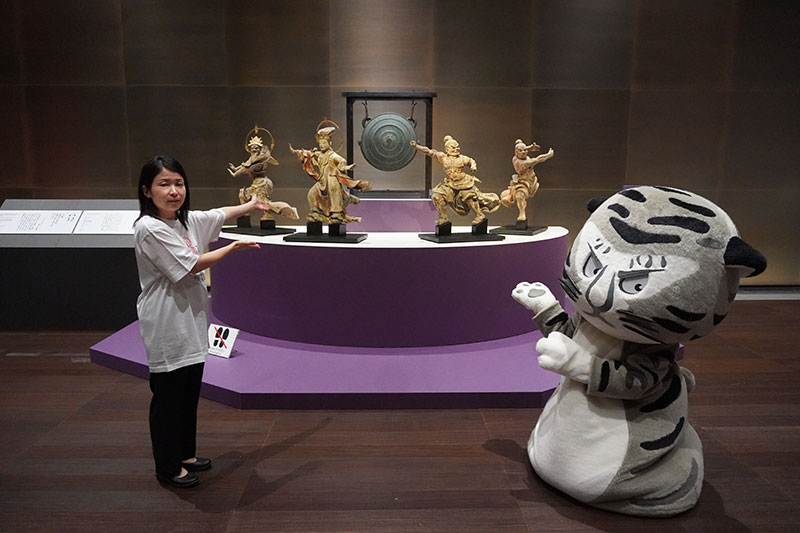 八天像　帝釈天像、持国天像、金剛力士像、密迹力士像（たいしゃくてんぞう　じこくてんぞう　こんごうりきしぞう　みつじゃくりきしぞう）　康如・又兵衛（こうにょ・またべえ）等作　京都・知恩院所蔵＜1F-1 通期展示＞