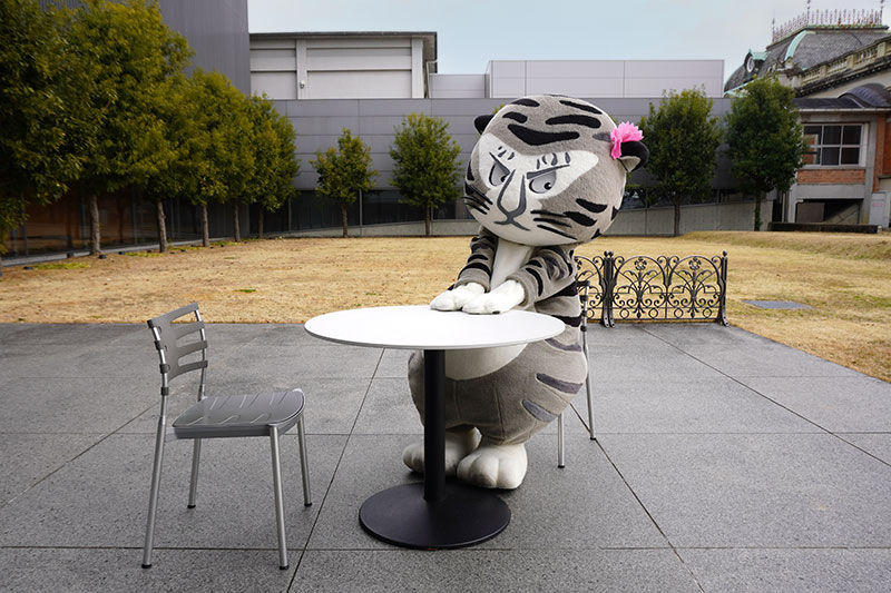 トラりん、テラスに登場