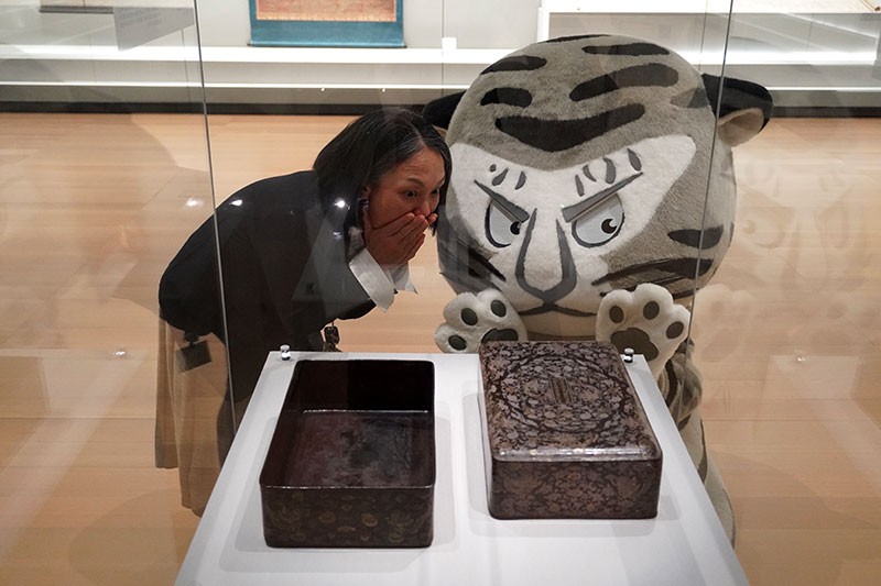 国宝　宝相華迦陵頻伽蒔絵𡑮冊子箱　京都・仁和寺所蔵　＜2F-2　通期展示＞