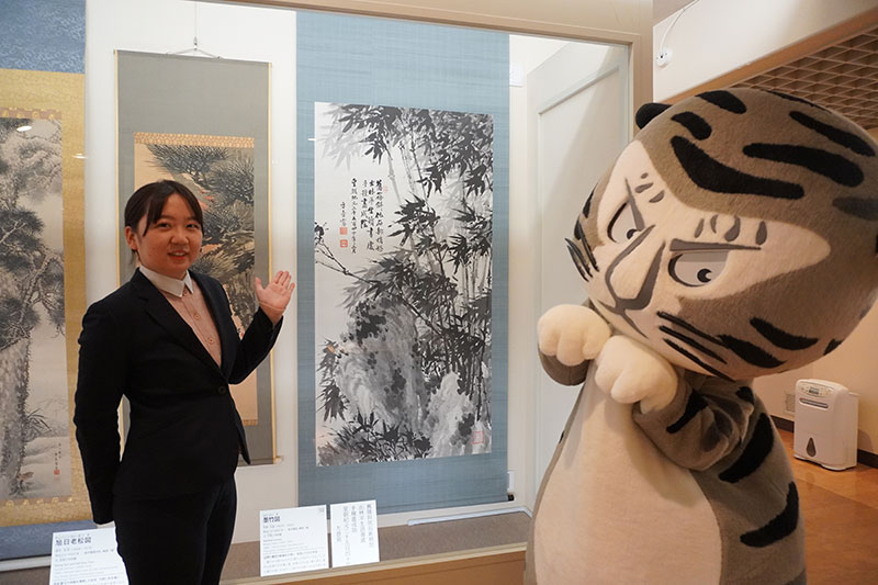 トラりんと墨竹図