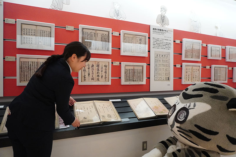 文部省編『尋常小学国語読本(じんじょうしょうがくこくごとくほん)巻一』大正7年 拡大複製