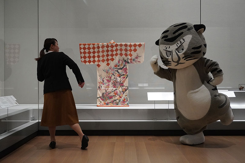 賀茂競馬文様小袖　永田七郎氏寄贈・京都国立博物館所蔵　＜2F-2＞