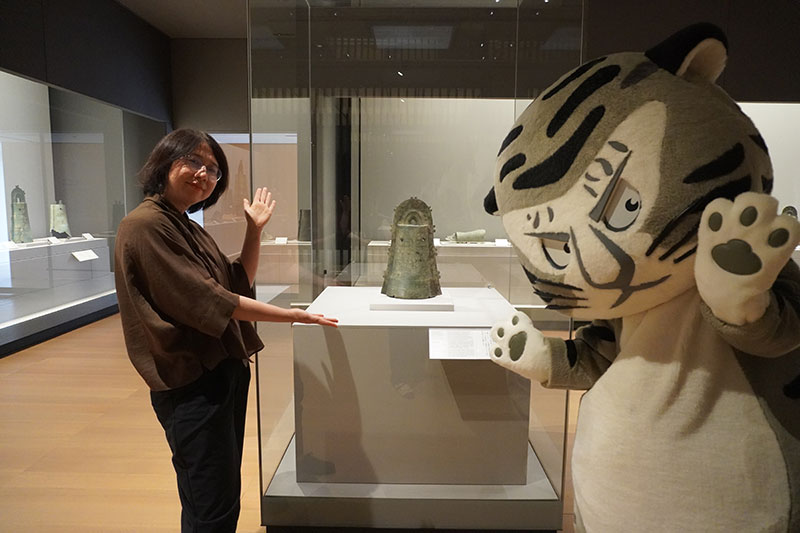 重要文化財 袈裟襷文銅鐸(けさだすきもんどうたく)(鹿谷寺銅鐸・辰馬416号鐸) 大阪府南河内郡太子町鹿谷寺出土 辰馬考古資料館所蔵 <3F-1 通期展示>