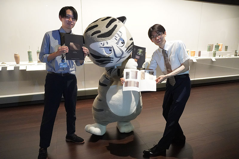 トラりん、エントランスロビーに登場