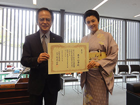 藤原紀香さんと佐々木館長