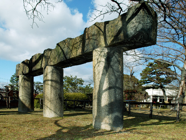Gojō Bridge Pillars and Beam 