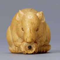 Netsuke: Mouse Holding Candle. Signature: Okatomo (dates unknown). Kyoto National Museum