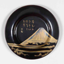 Tray with Mt. Fuji and a Poetic Verse. By Nakayama Komin. Gift of Ōtawa Satoru, Kyoto National Museum