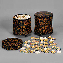 Shell-Matching Game Clamshells and Boxes with Entwined Apricot Leaf Crests and Clematis Arabesques