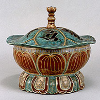 Important Cultural Property Lotus-Shaped Incense Burner. Attributed to Nonomura Ninsei. Hōkongō-in Temple, Kyoto