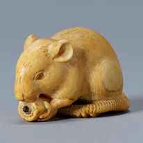 Netsuke: Mouse Holding Candle. Signature: Okatomo (dates unknown). Kyoto National Museum