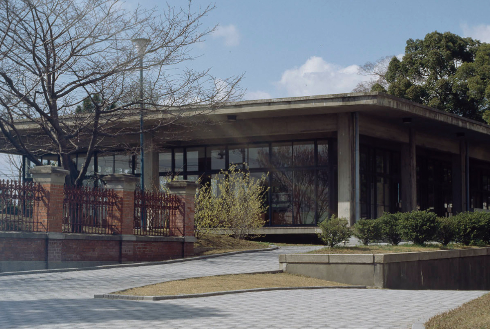 The lounge built in 1966 on the west side of the New Exhibition Hall