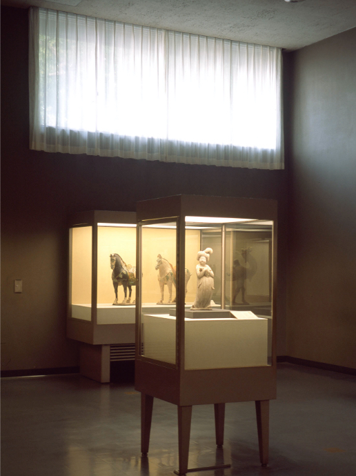 Painting and ceramics galleries in the New Exhibition Hall