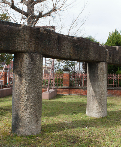 Gojō Bridge Pillars and Beam